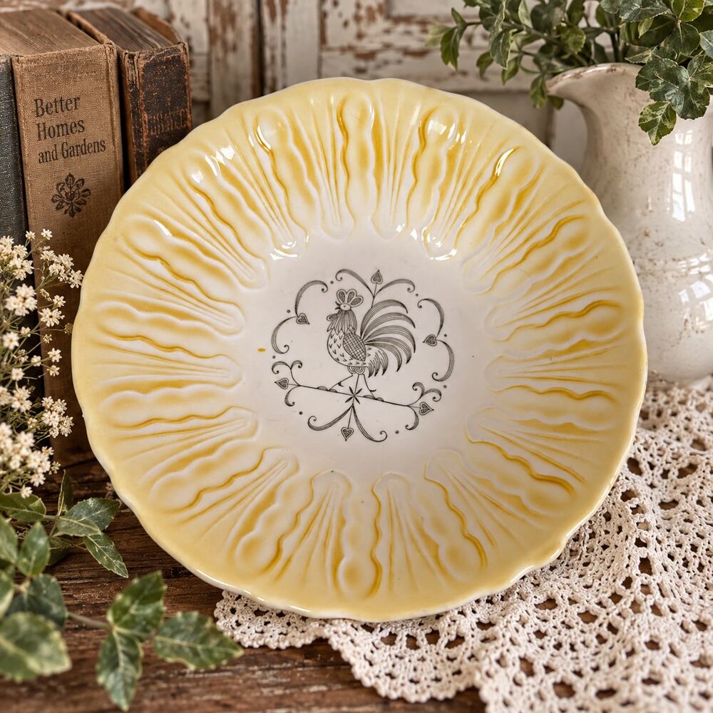 Vintage Scio Pottery Rooster Bowl 8.5" Yellow Hairpin Provincial Pattern 1940s